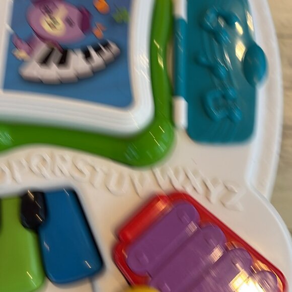 LeapFrog Learn and Groove Musical Table - Picture 8 of 12